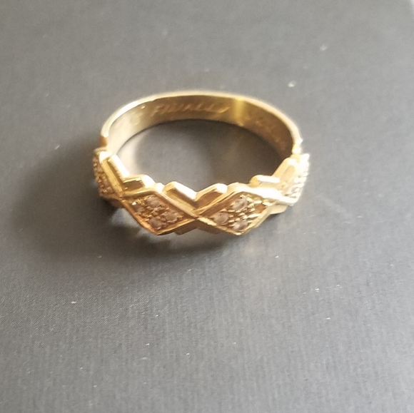 Beautiful 14k solid gold band ring w/diamonds Melisa's Finally yours - Picture 9 of 17